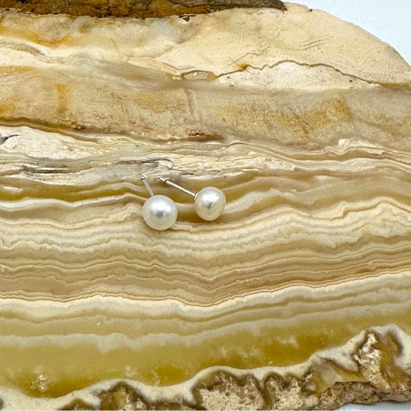 White stud earrings - Picture 3 of 16